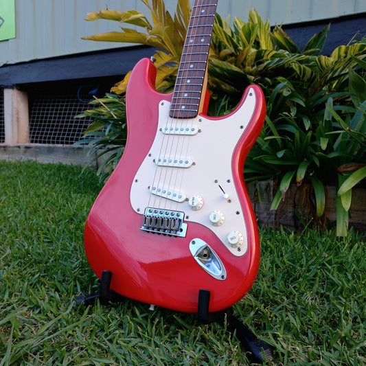 Squier by Fender Strat - Red