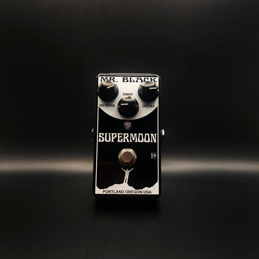 Mr. Black Supermoon Modulated Reverberator