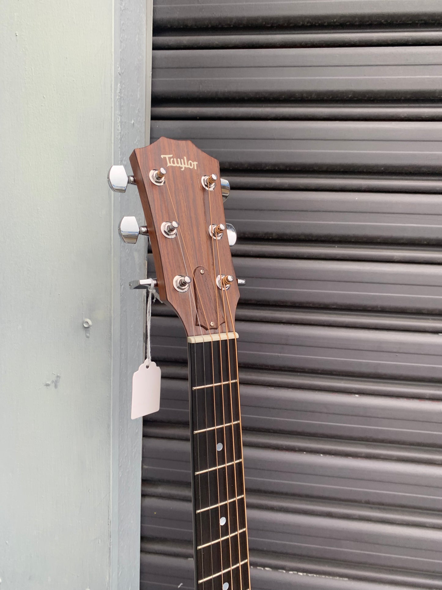 Taylor 310CE Acoustic Guitar (Left-Handed)