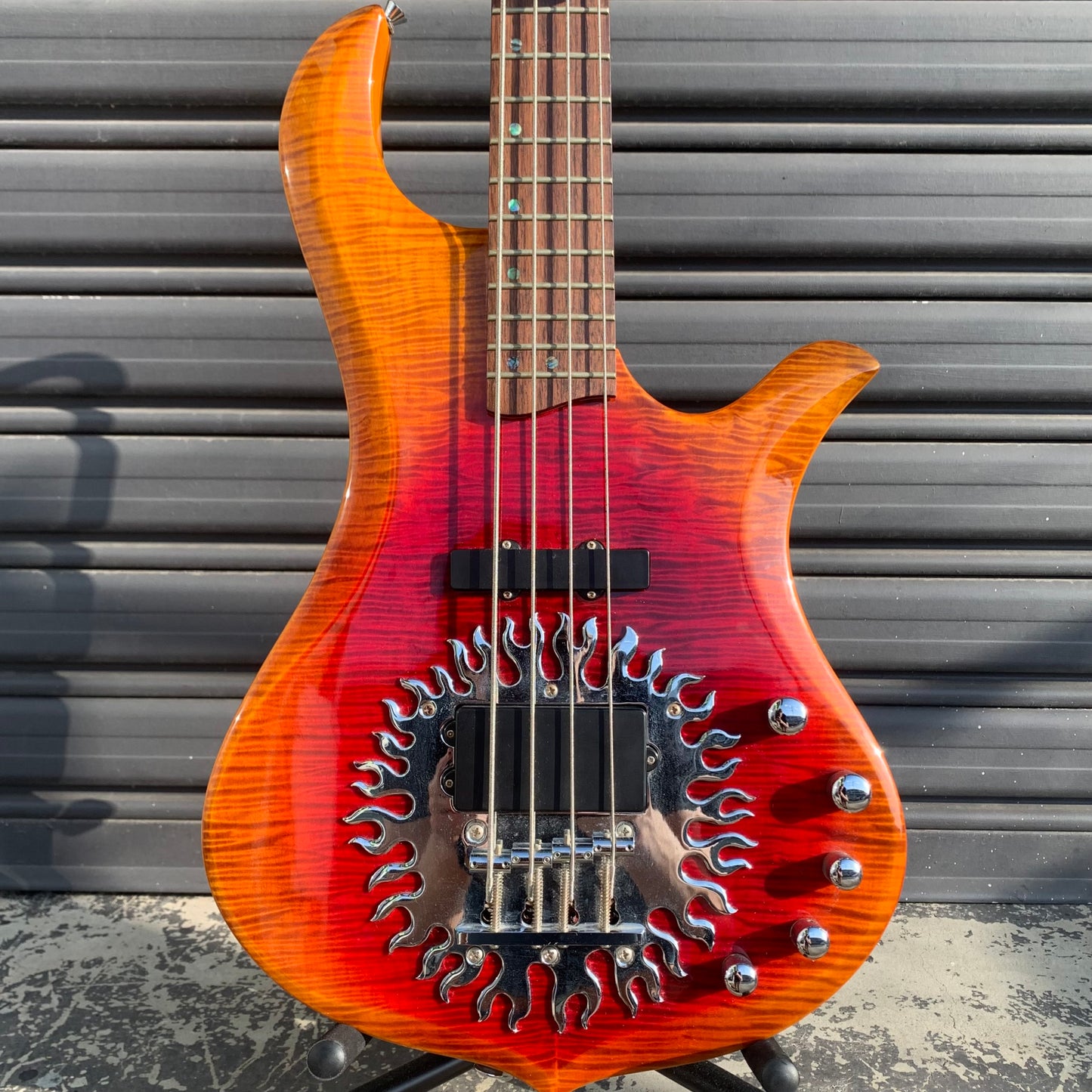 Traben Bass Guitar Sun Tribal 4